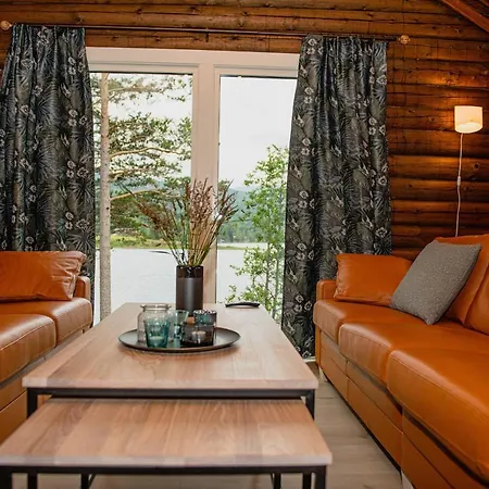 Lakeside Haven *