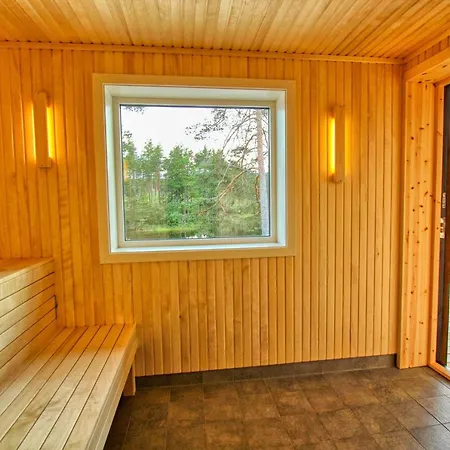 Lakeside Haven Chalet *