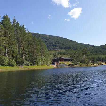 Lakeside Haven Chalet *