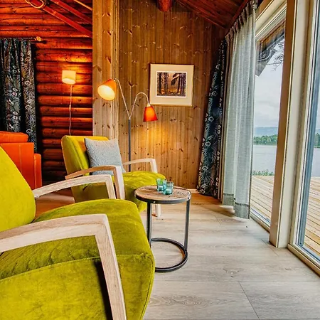 Lakeside Haven Chalet *