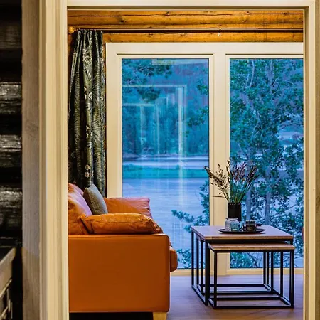 Lakeside Haven Chalet *